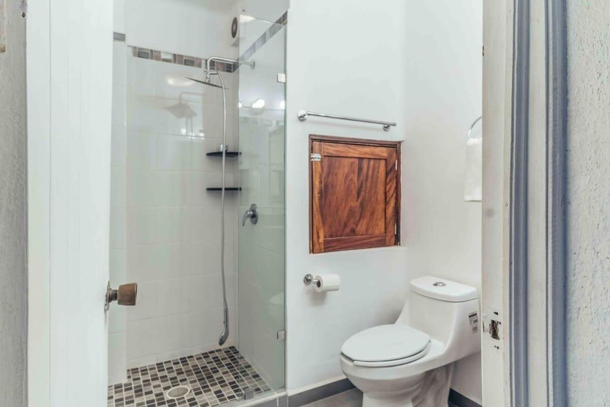 Ocean View 2br Condo-balcony-beach-pool Apartment *