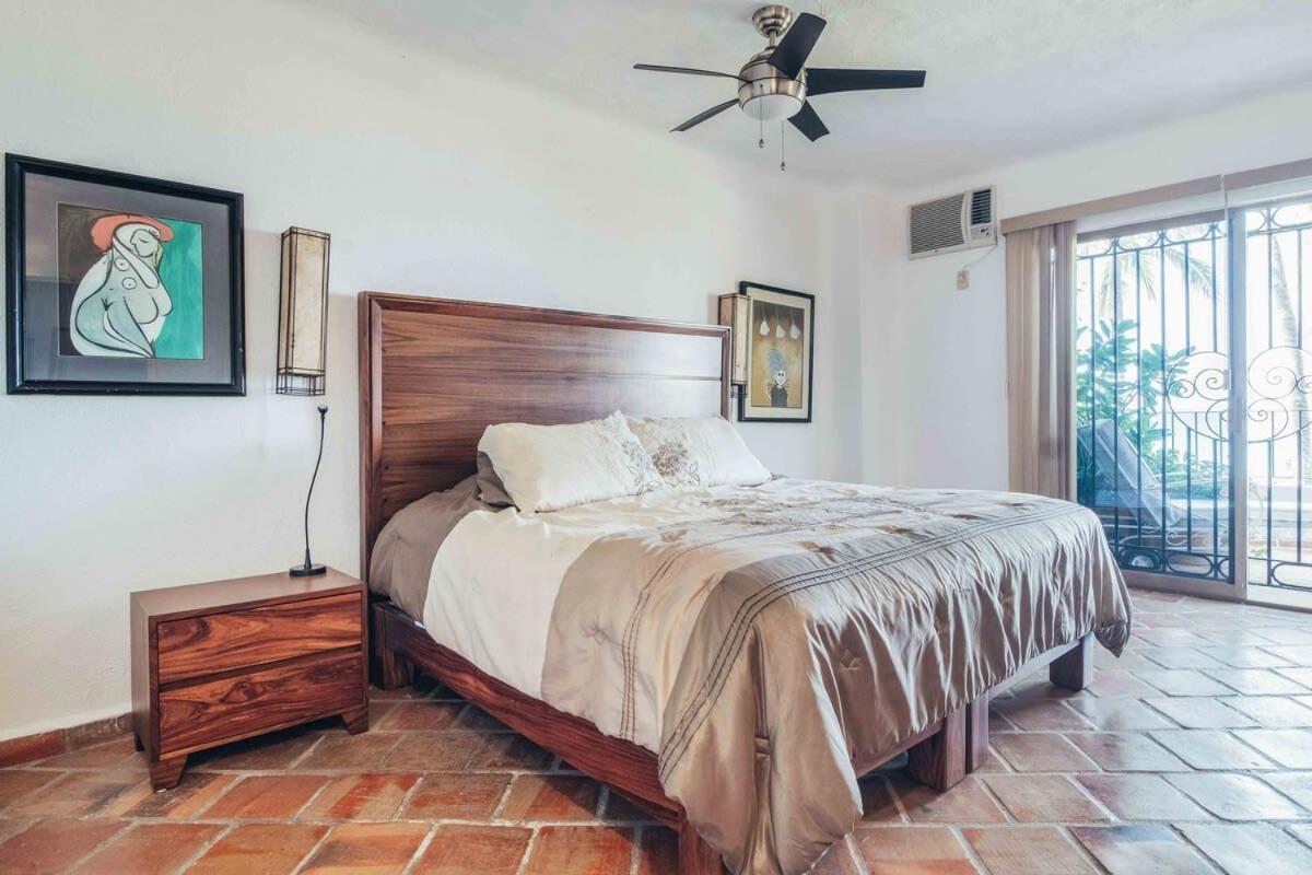 Ocean View 2br Condo-balcony-beach-pool *