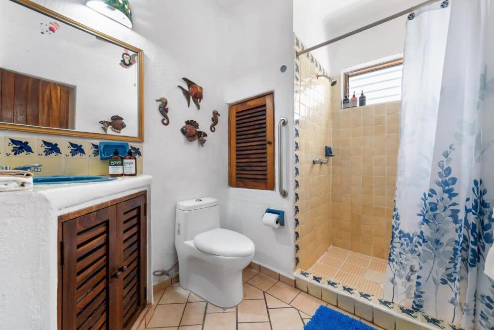 Ocean View 2br Condo-balcony-beach-pool Apartment *