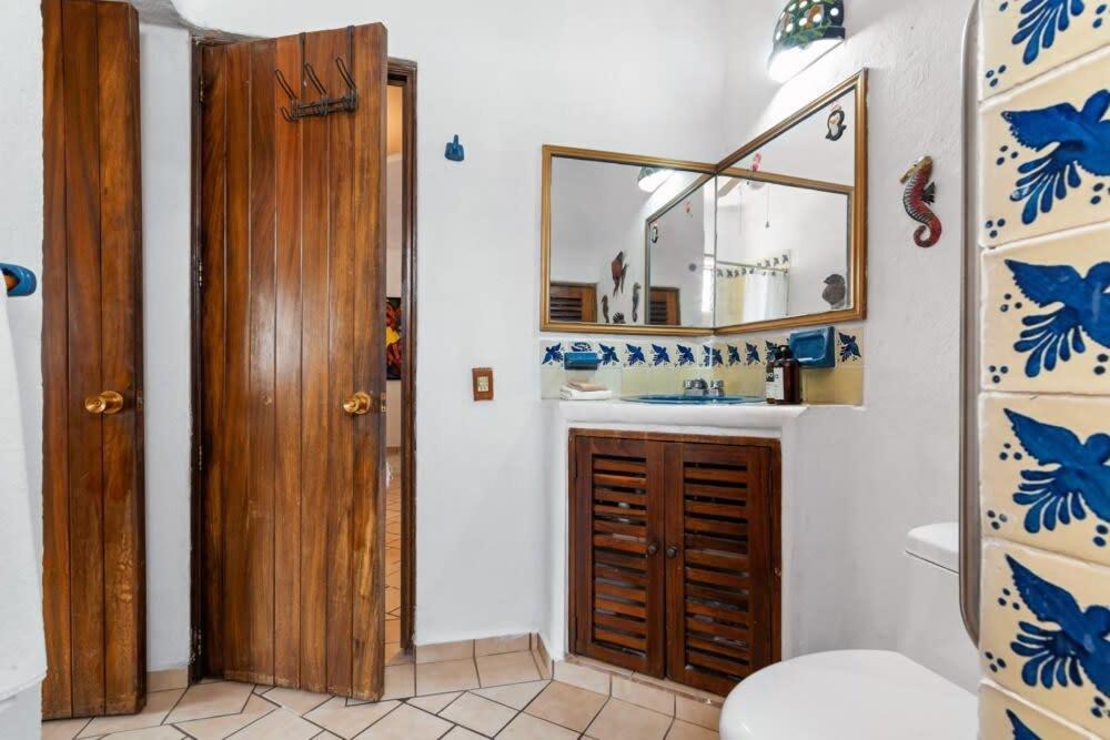 Apartment Ocean View 2br Condo-balcony-beach-pool