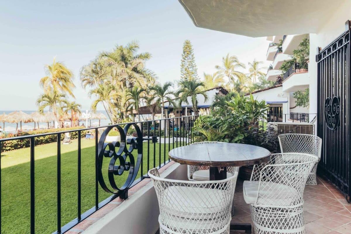 Ocean View 2br Condo-balcony-beach-pool *