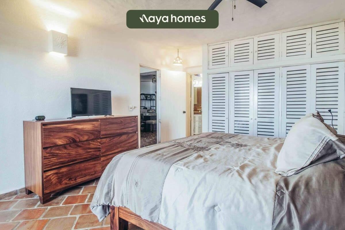 Ocean View 2br Condo-balcony-beach-pool