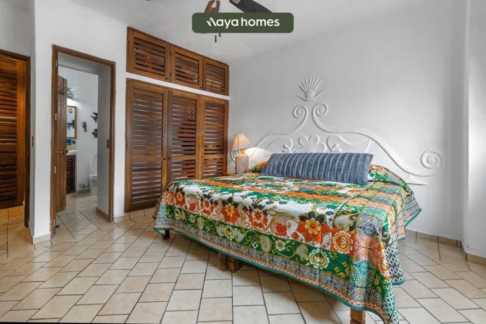 Ocean View 2br Condo-balcony-beach-pool