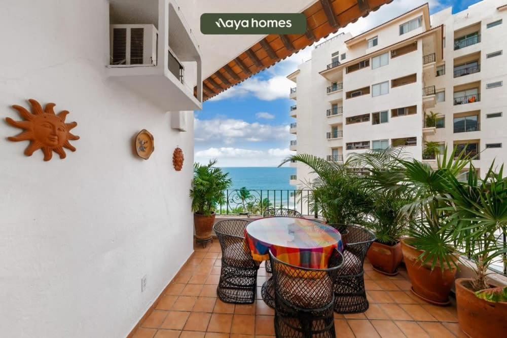Ocean View 2br Condo-balcony-beach-pool