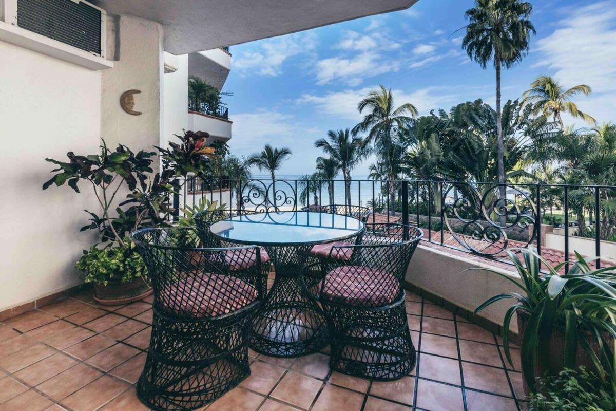 Ocean View 2br Condo-balcony-beach-pool