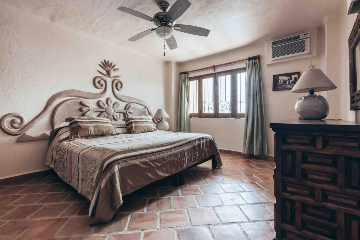 Ocean View 2br Condo-balcony-beach-pool Puerto Vallarta