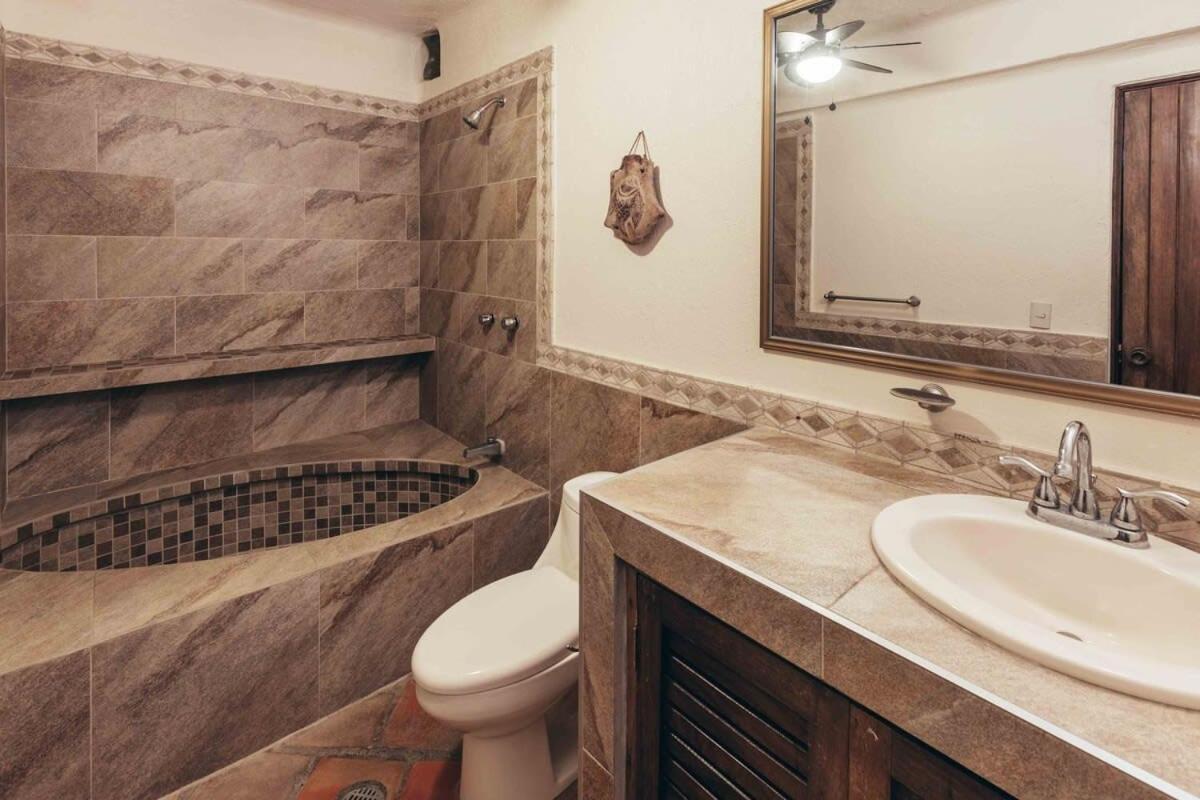 Ocean View 2br Condo-balcony-beach-pool Puerto Vallarta