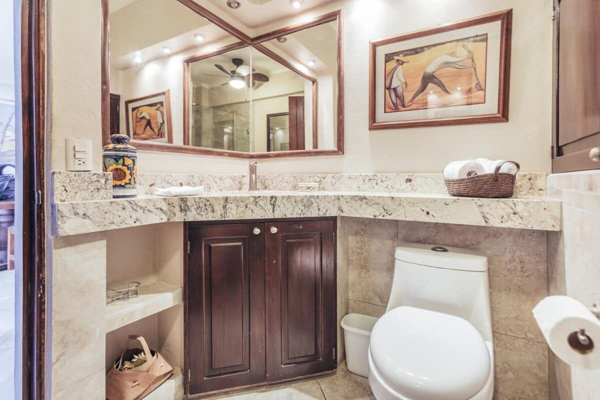 Ocean View 2br Condo-balcony-beach-pool Apartamento