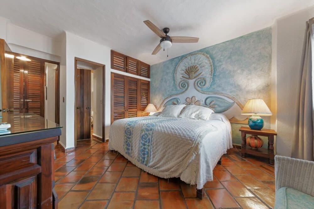 Ocean View 2br Condo-balcony-beach-pool Apartment *