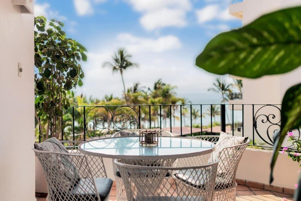 Apartment Ocean View 2br Condo-balcony-beach-pool
