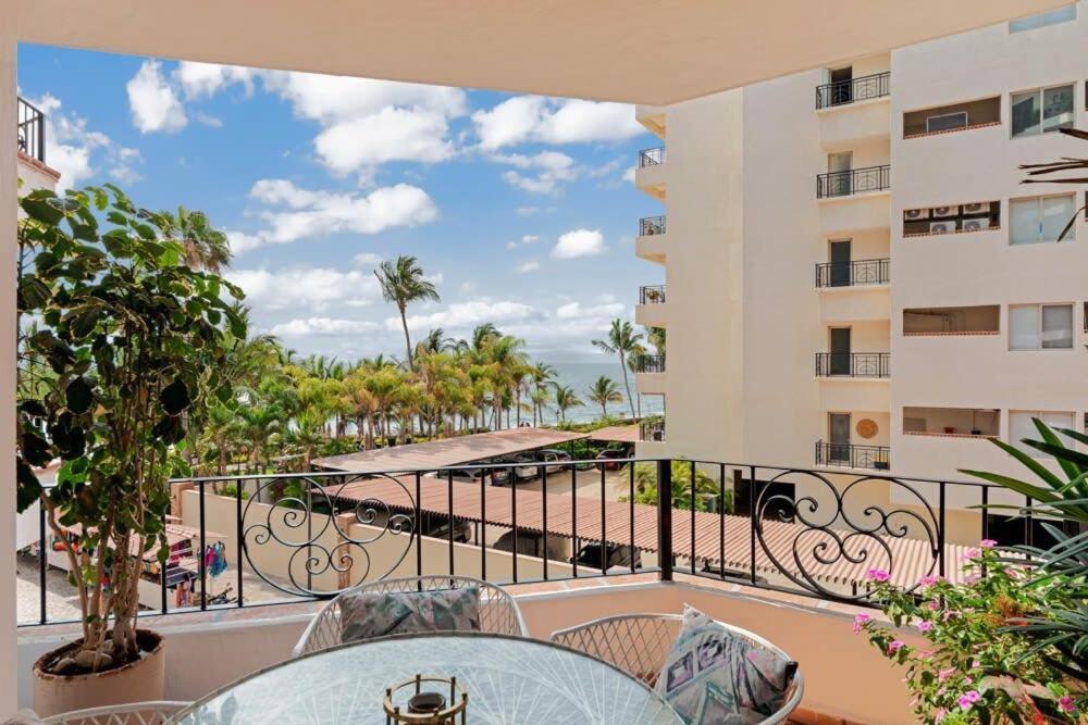 Apartment Ocean View 2br Condo-balcony-beach-pool *