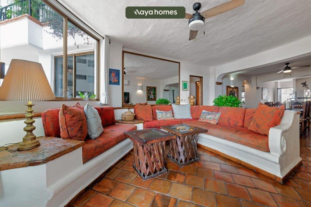 Ocean View 2br Condo-balcony-beach-pool *