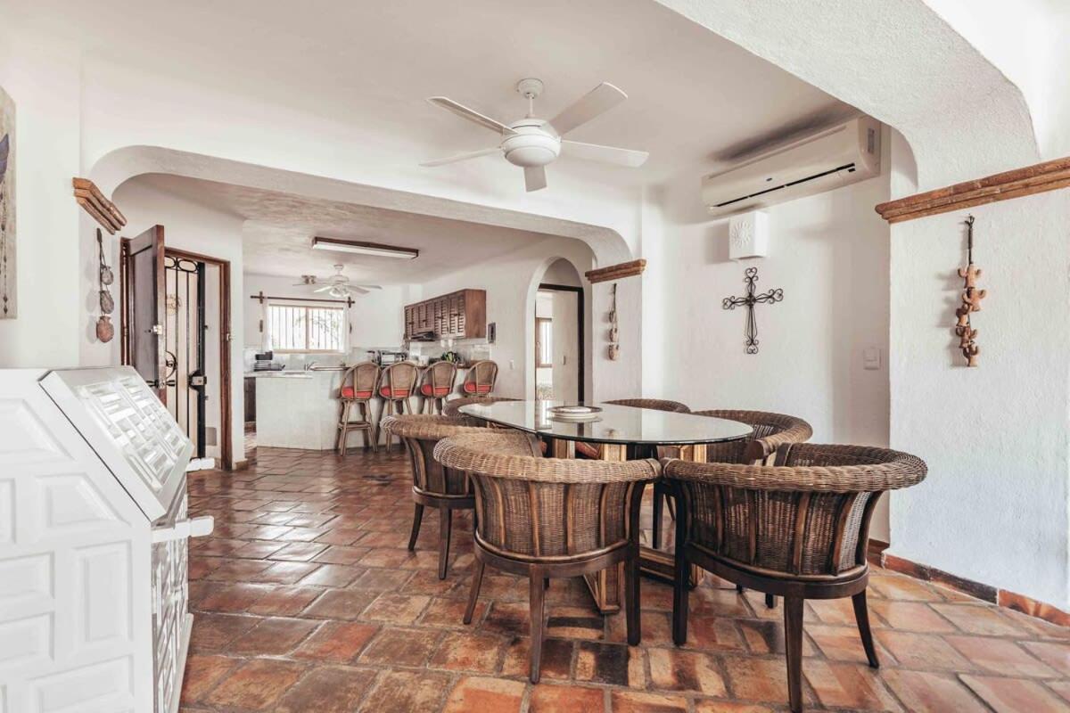 Front Building 2br Condo-balcony-beach-pool Apartamento Puerto Vallarta