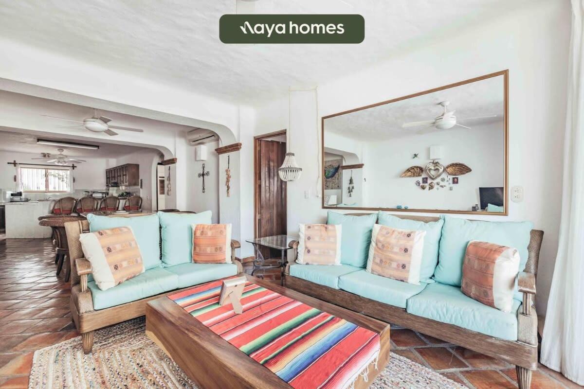 Apartamento Front Building 2br Condo-balcony-beach-pool