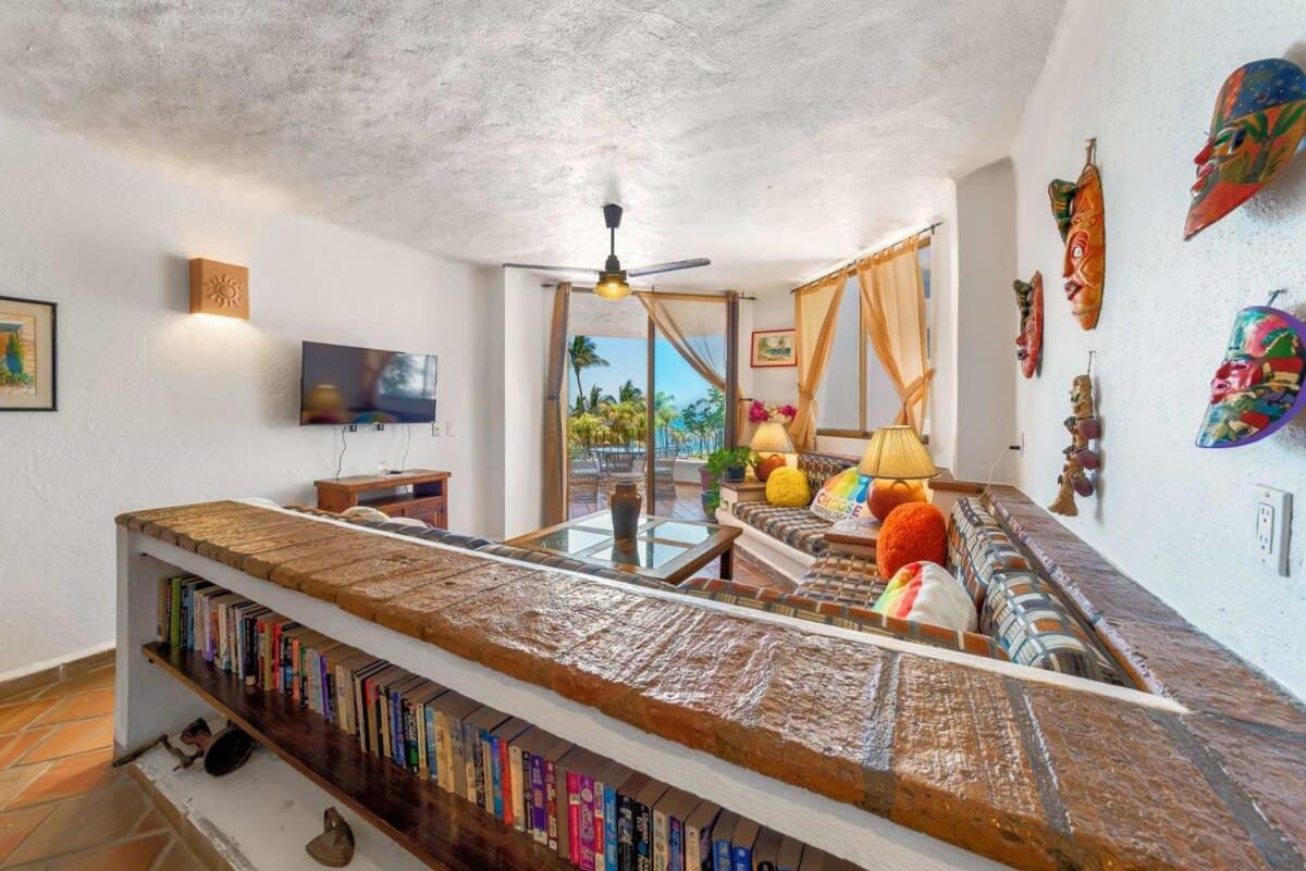 Ocean View 2br Condo-balcony-beach-pool Apartamento