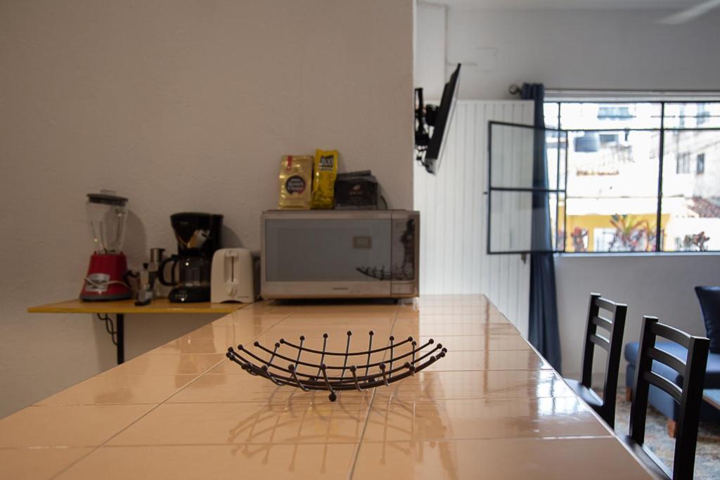Prime Location, Better Service Apartment *