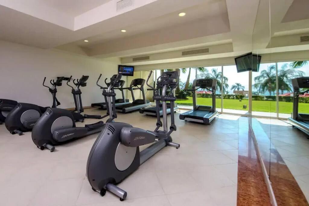 Grand Venetian Beachfront Apartment