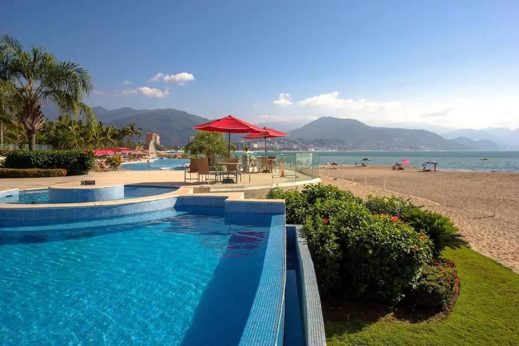 Grand Venetian Beachfront