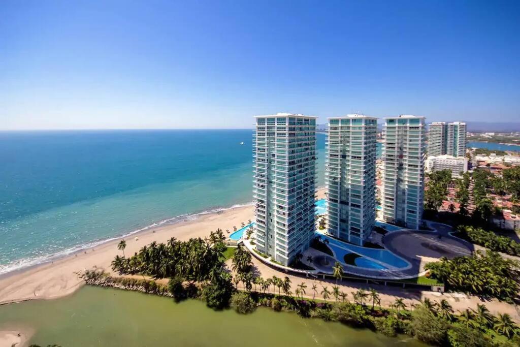 Grand Venetian Beachfront