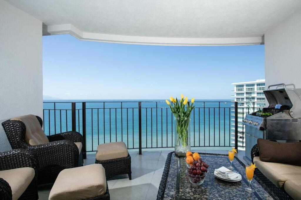 Grand Venetian Beachfront Apartment Puerto Vallarta