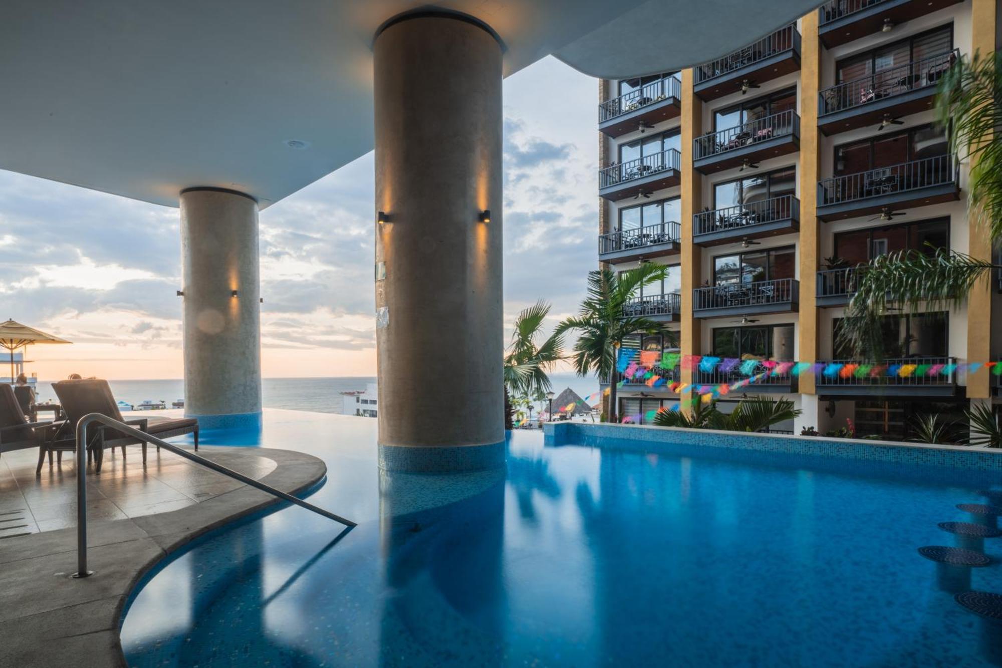 Pinnacle 180 Apartamento