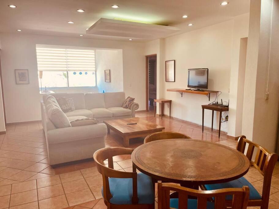 Cozy Mexican Style Apartment *