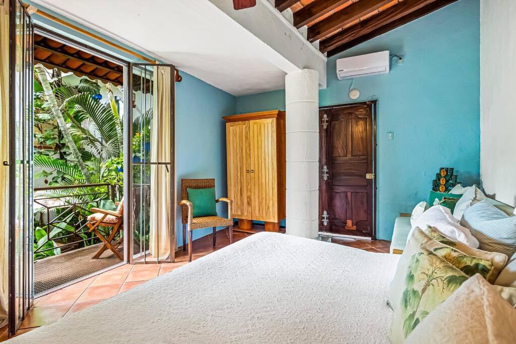 Jardin Secret - Charming Garden Apartment *