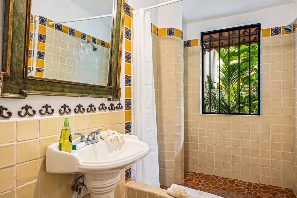 Jardin Secret - Charming Garden Apartment *