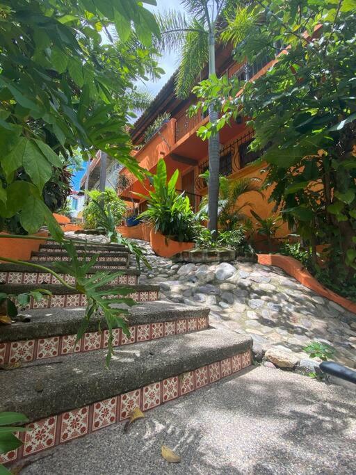 Apartment Romantique - Tropical Garden
