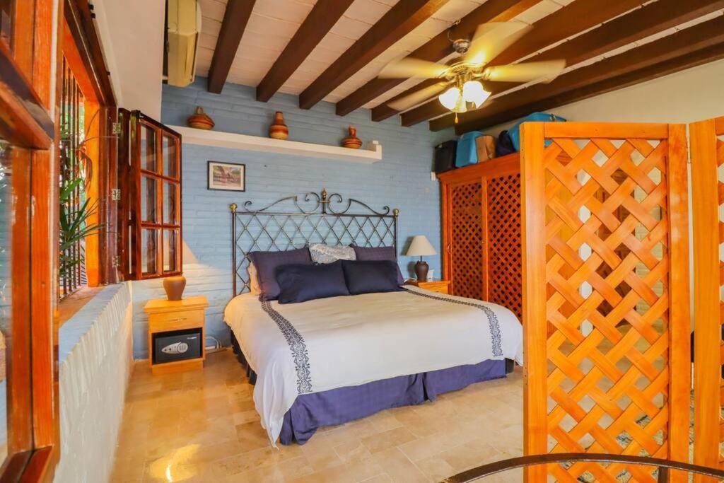 La Vista - Ocean And Cathedral Views Apartment