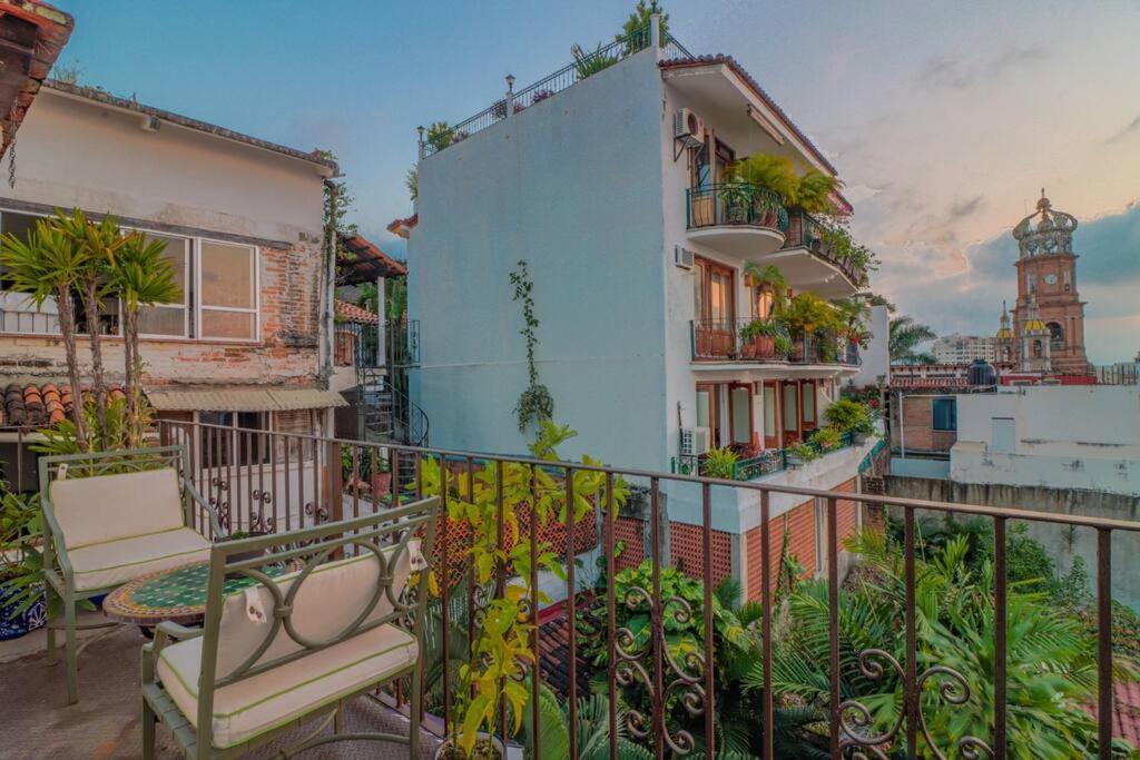 La Vista - Ocean And Cathedral Views Apartment