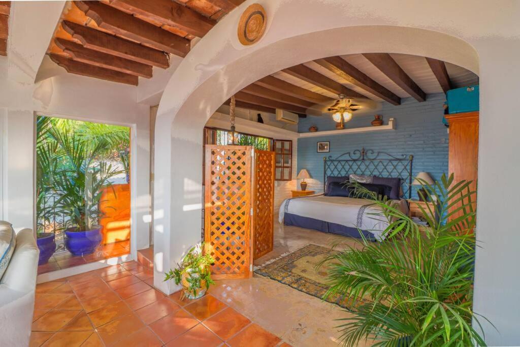 La Vista - Ocean And Cathedral Views Apartment