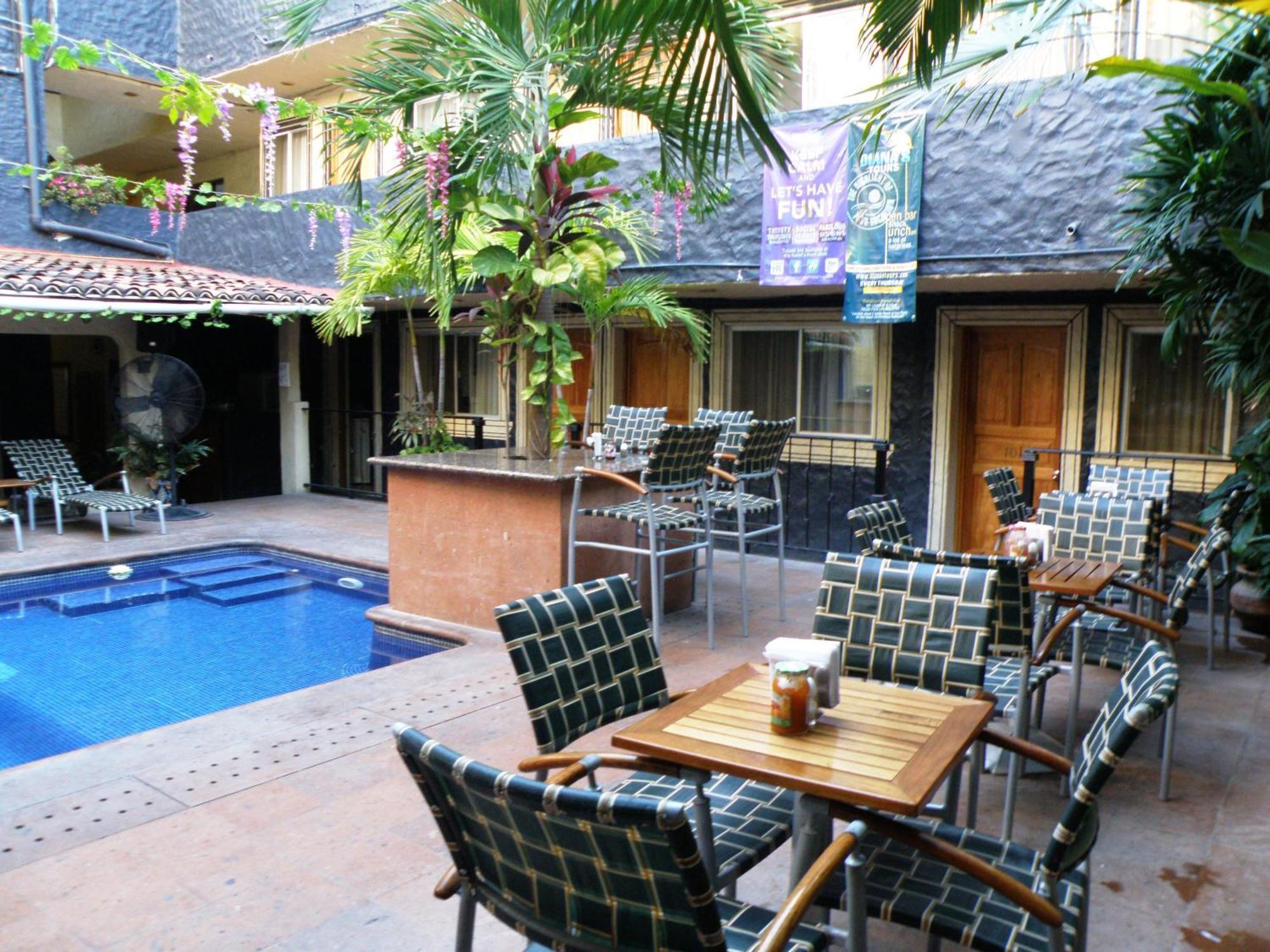Mercurio - Gay Friendly Puerto Vallarta