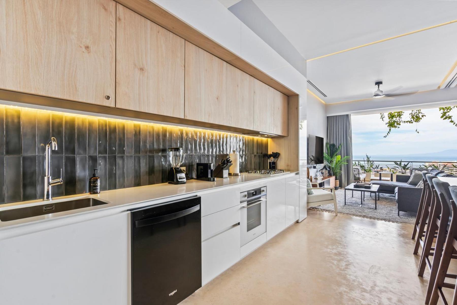 Maxwell Residences Romantic Zone Hotel 4*