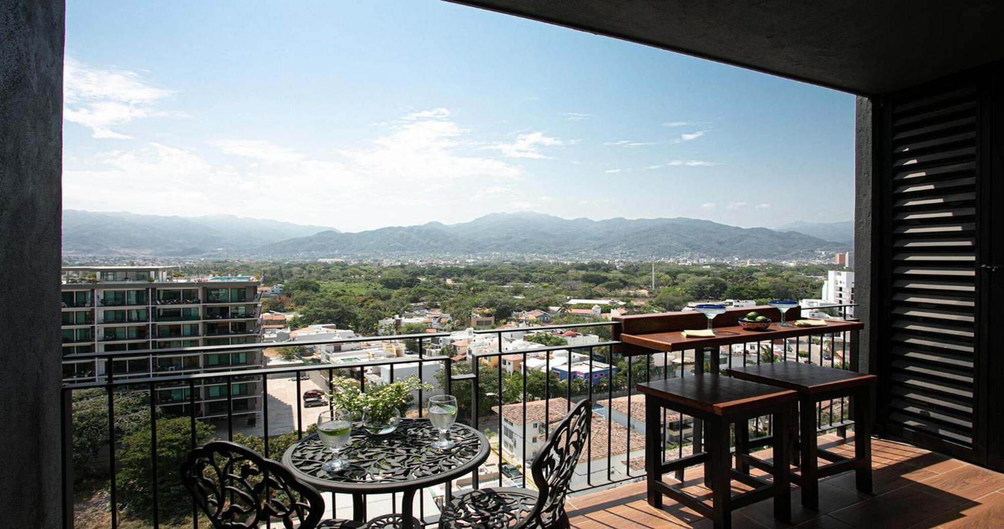 Apartment Zoho Skies Amazing View Sleeps 6, #t1-1104 *