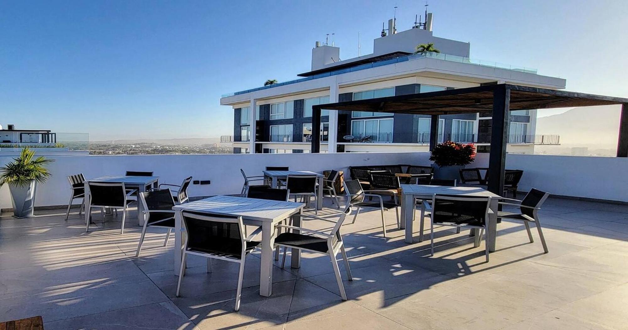 Apartment Zoho Skies Amazing View Sleeps 6, #t1-1104 *