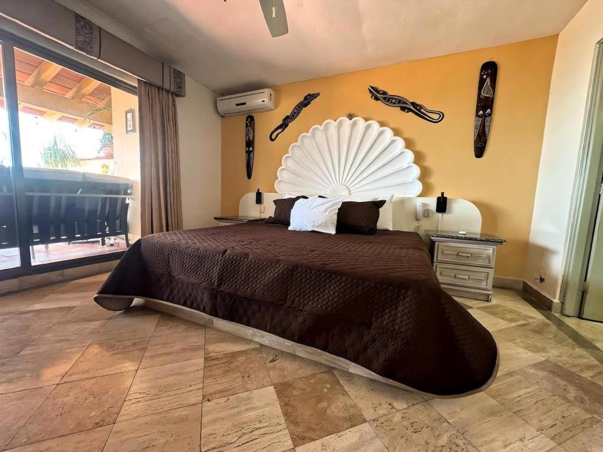 Beachfront With 3 Pools Gym Kids Club And Tennis Apartment Puerto Vallarta