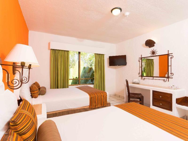 Hotel Palmas By The Sea