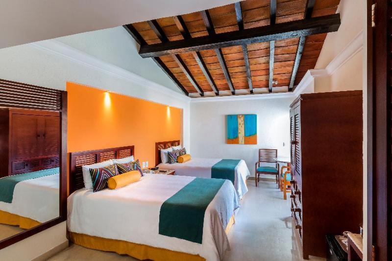Buenaventura Grand & Great Moments Puerto Vallarta