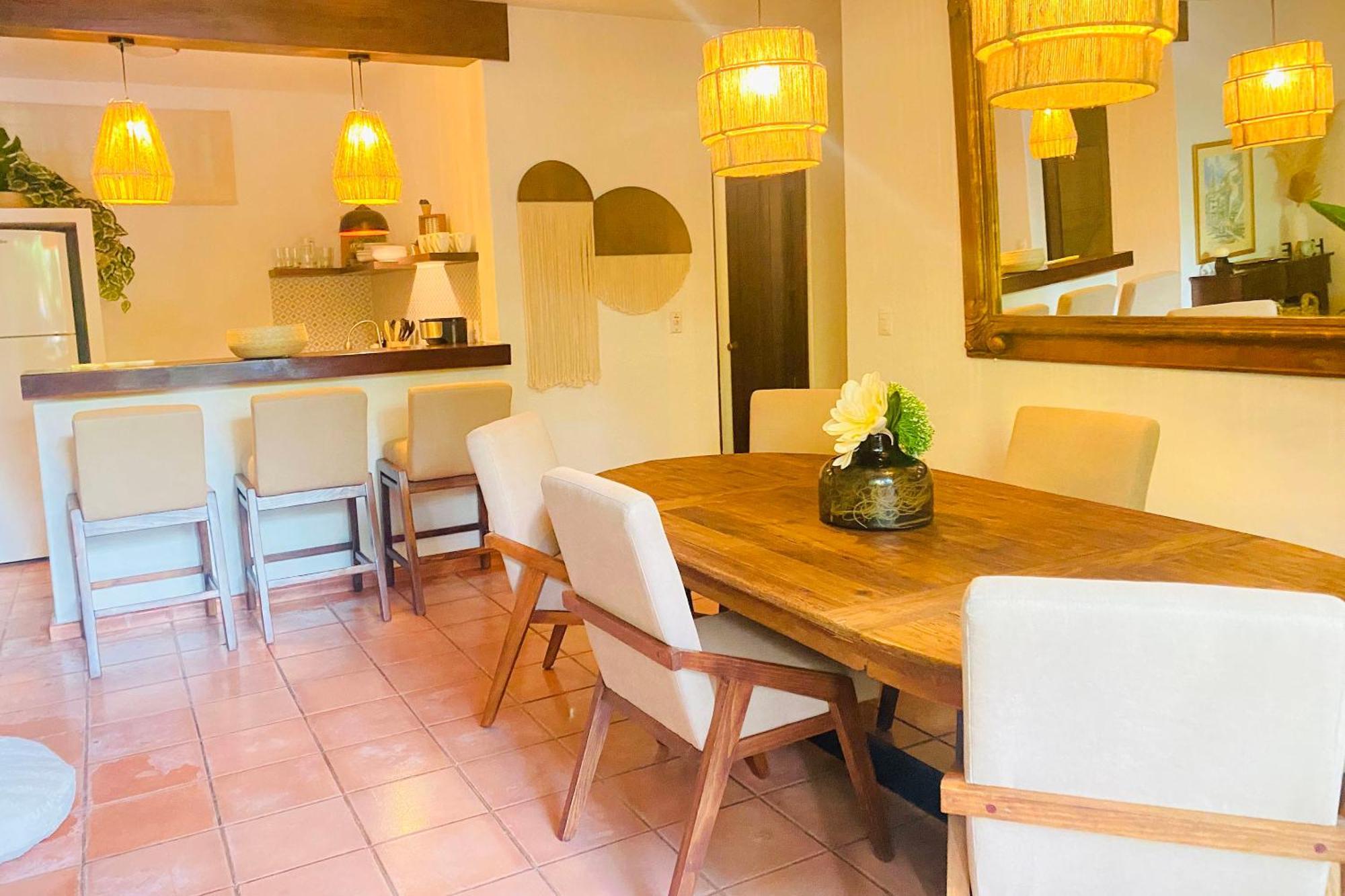Cozy Tropical Oasis Close To Beach And Shops Apartment