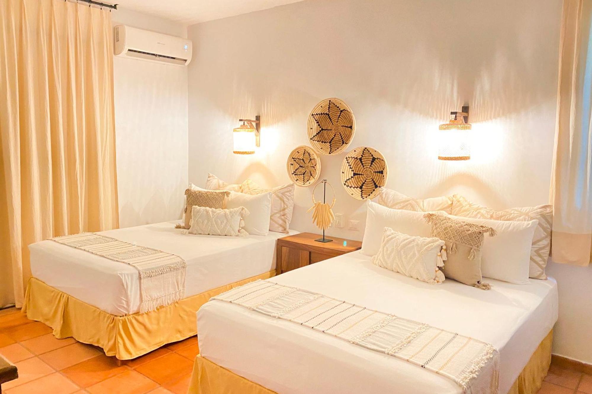 Cozy Tropical Oasis Close To Beach And Shops *