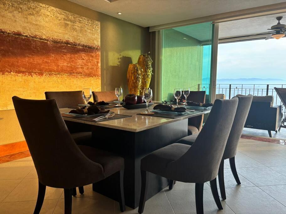 Apartment Grand V Front Torre 2000