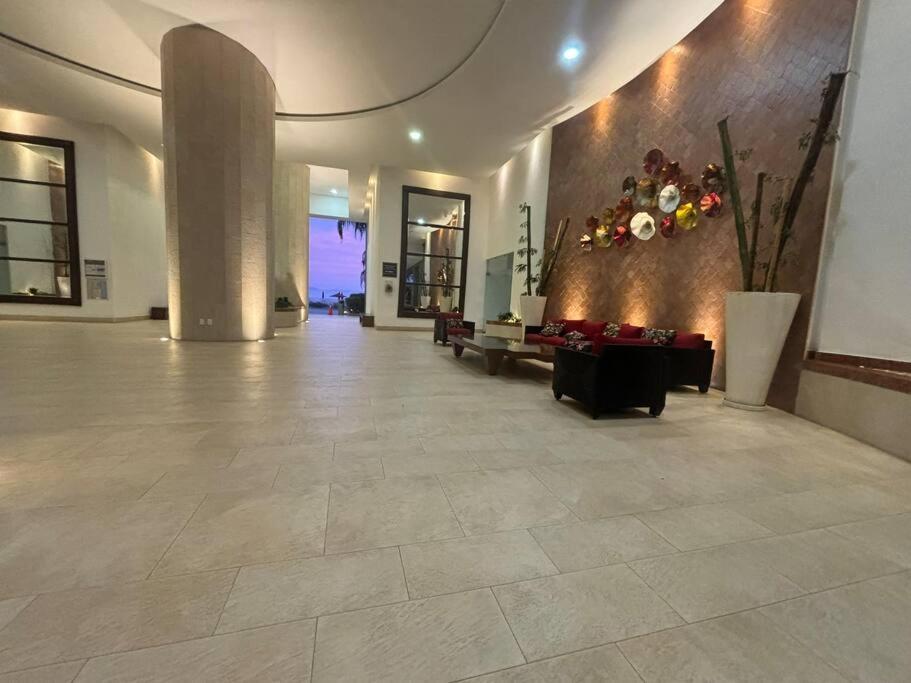 Apartment Grand V Front Torre 2000