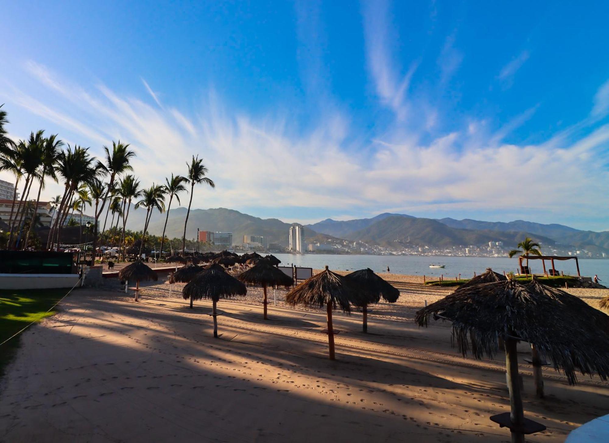 Grand Venetian Beachfront *