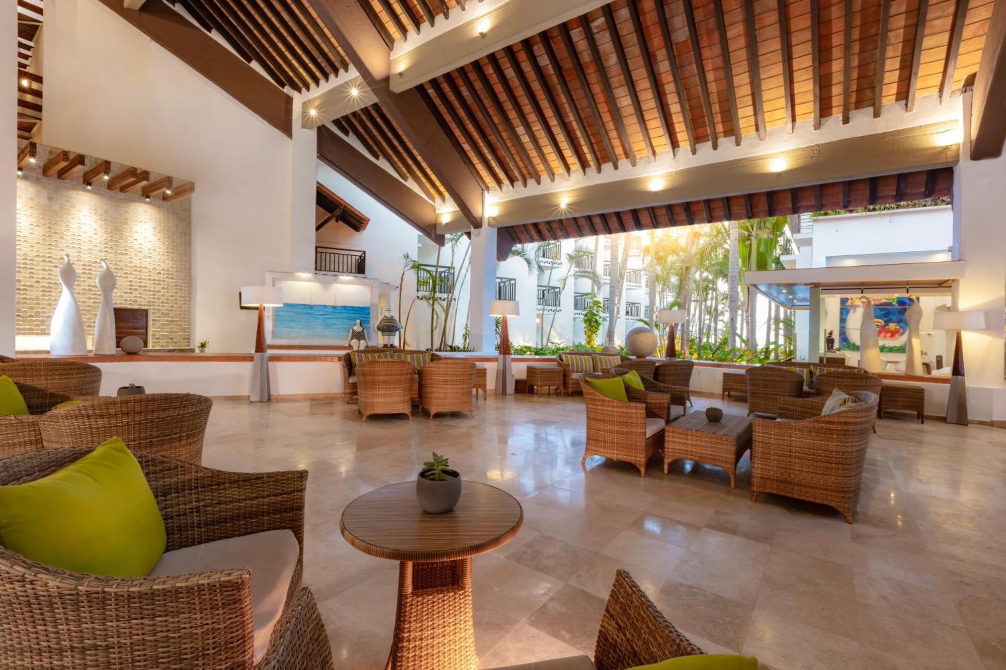 Resort Buenaventura Grand & Great Moments