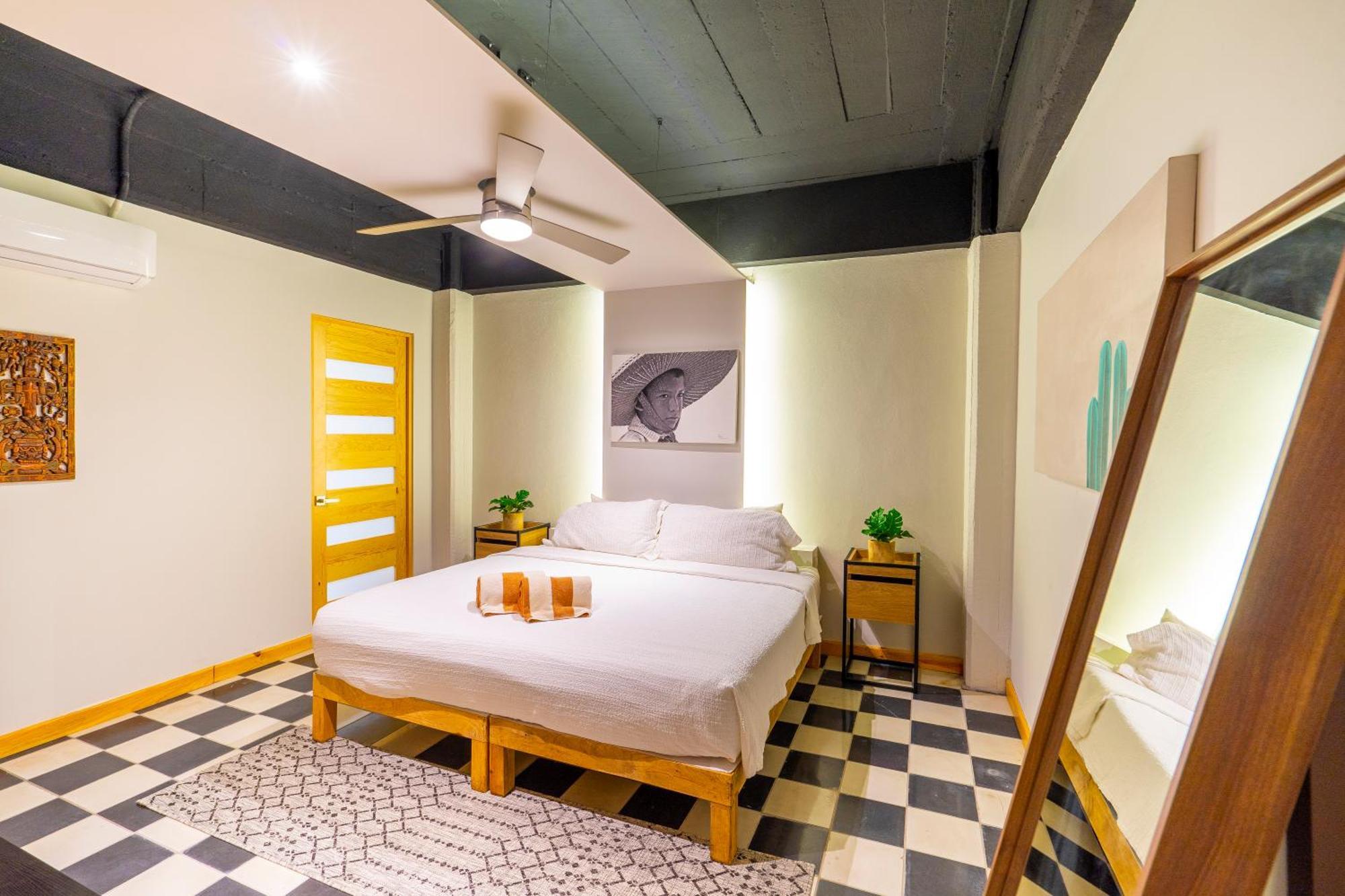 Joint Boutique Zona Romantica Hotel