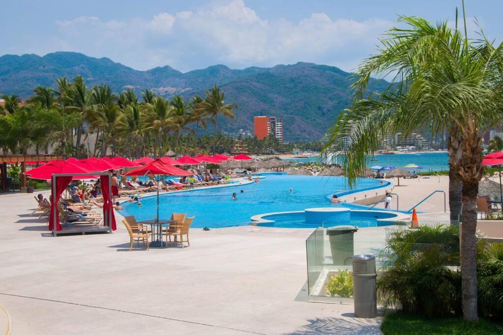 Luxury Oceanfront 5 Pools Restaurant Bbq Sunsets Apartment