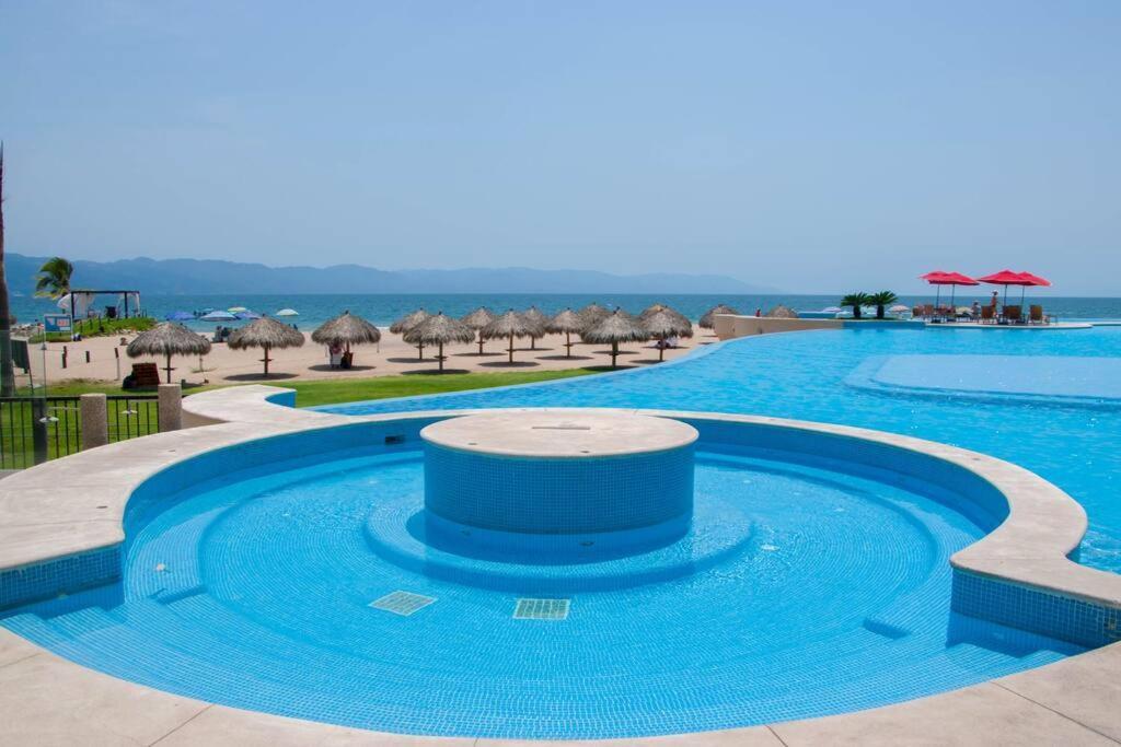 Luxury Oceanfront 5 Pools Restaurant Bbq Sunsets Apartment