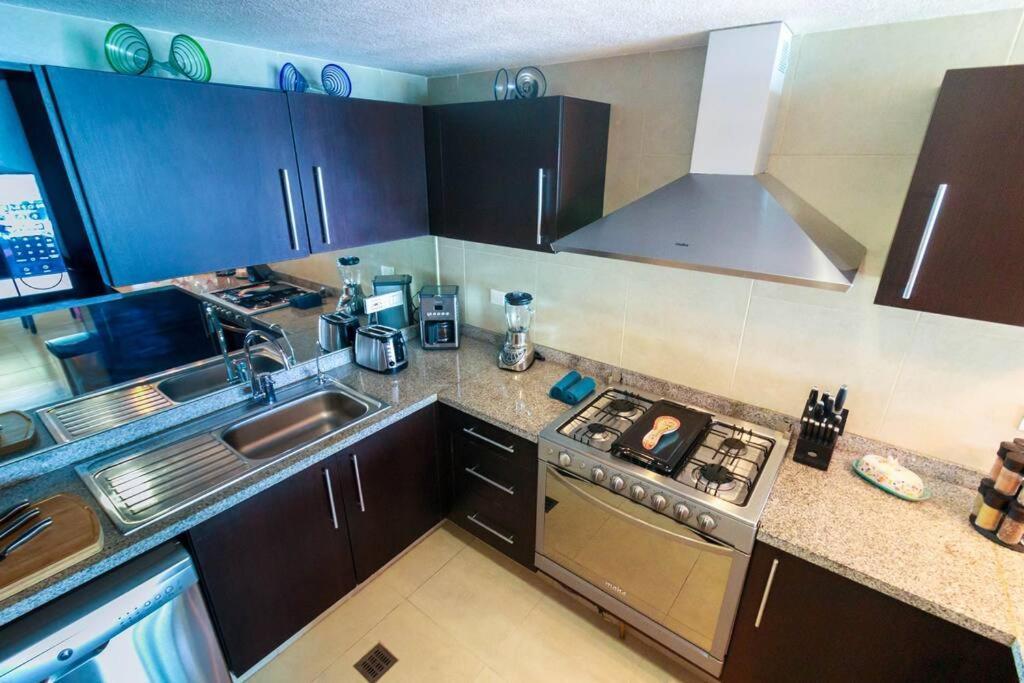Luxury Oceanfront 5 Pools Restaurant Bbq Sunsets Apartment