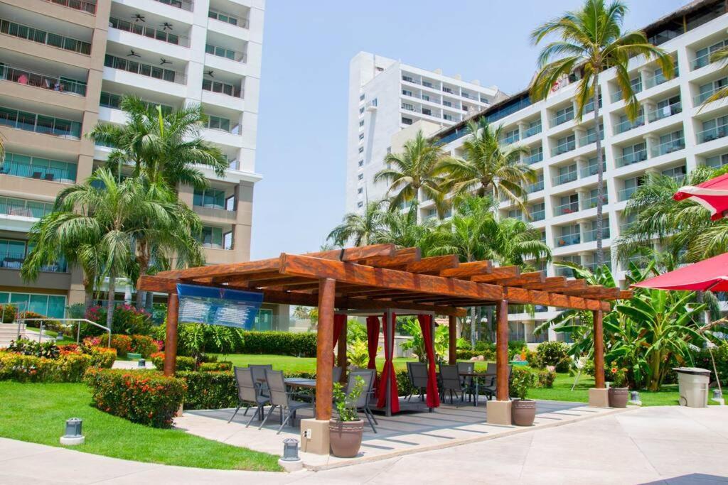 Luxury Oceanfront 5 Pools Restaurant Bbq Sunsets